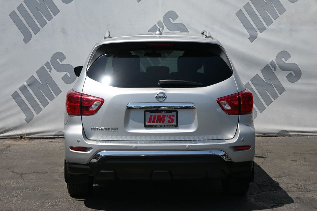 2019 Nissan Pathfinder S photo 4