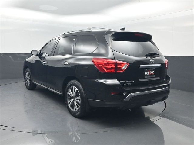 2019 Nissan Pathfinder S photo 2