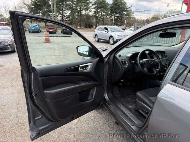 2019 Nissan Pathfinder FWD SV - 22996223 - 8