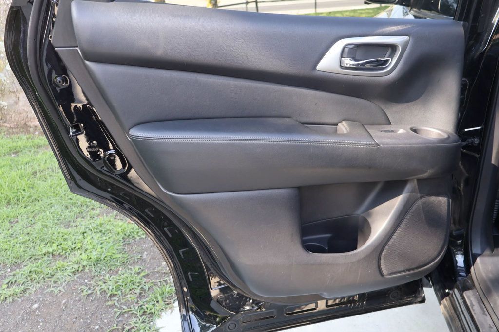 2019 Nissan Pathfinder PLATINUM TRIM, FULLY LOADED, 20" WHEELS, NAVI, BSM, LEATHER!!! - 22809694 - 40