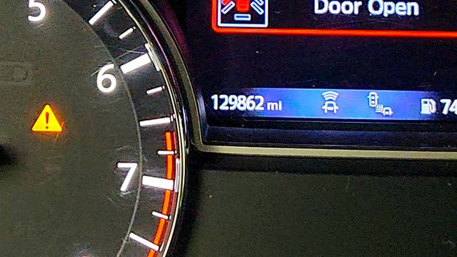 2019 Nissan Pathfinder SV 4x4 w/ All Weather Package - 23040016 - 14