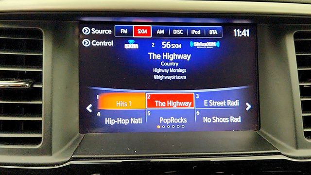 2019 Nissan Pathfinder SV 4x4 w/ All Weather Package - 23040016 - 17