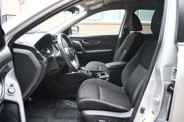 2019 Nissan Rogue AWD SV - 23018713 - 17