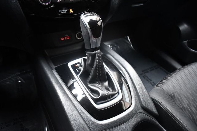 2019 Nissan Rogue AWD SV - 23018713 - 32
