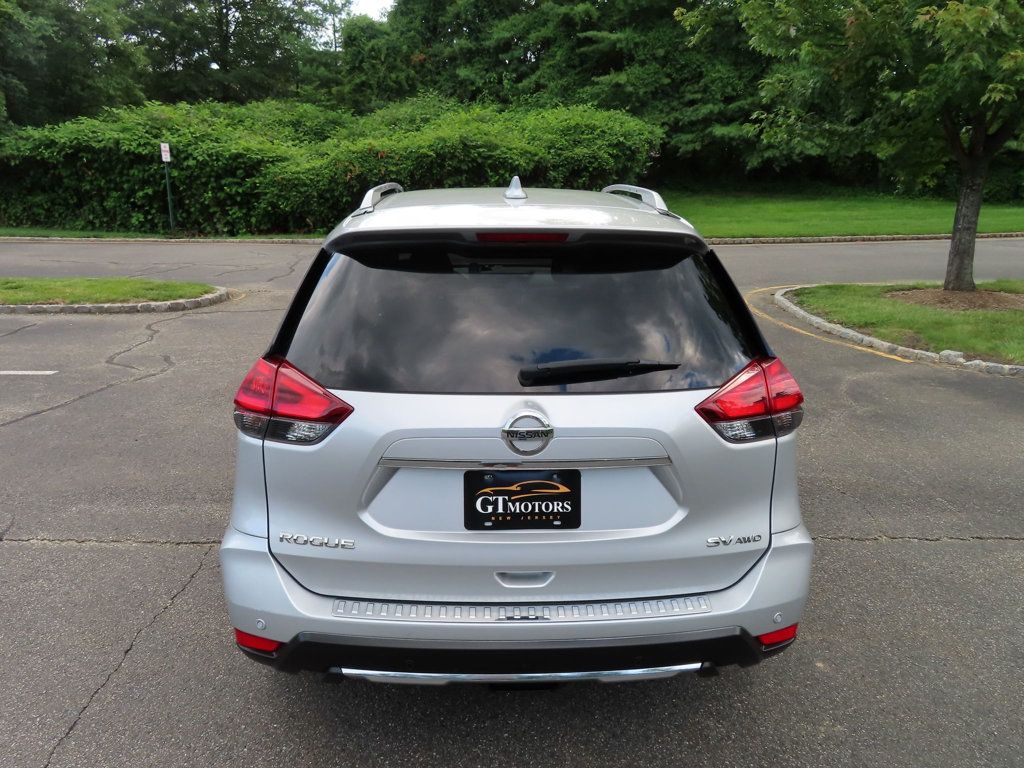2019 Nissan Rogue SV photo 10