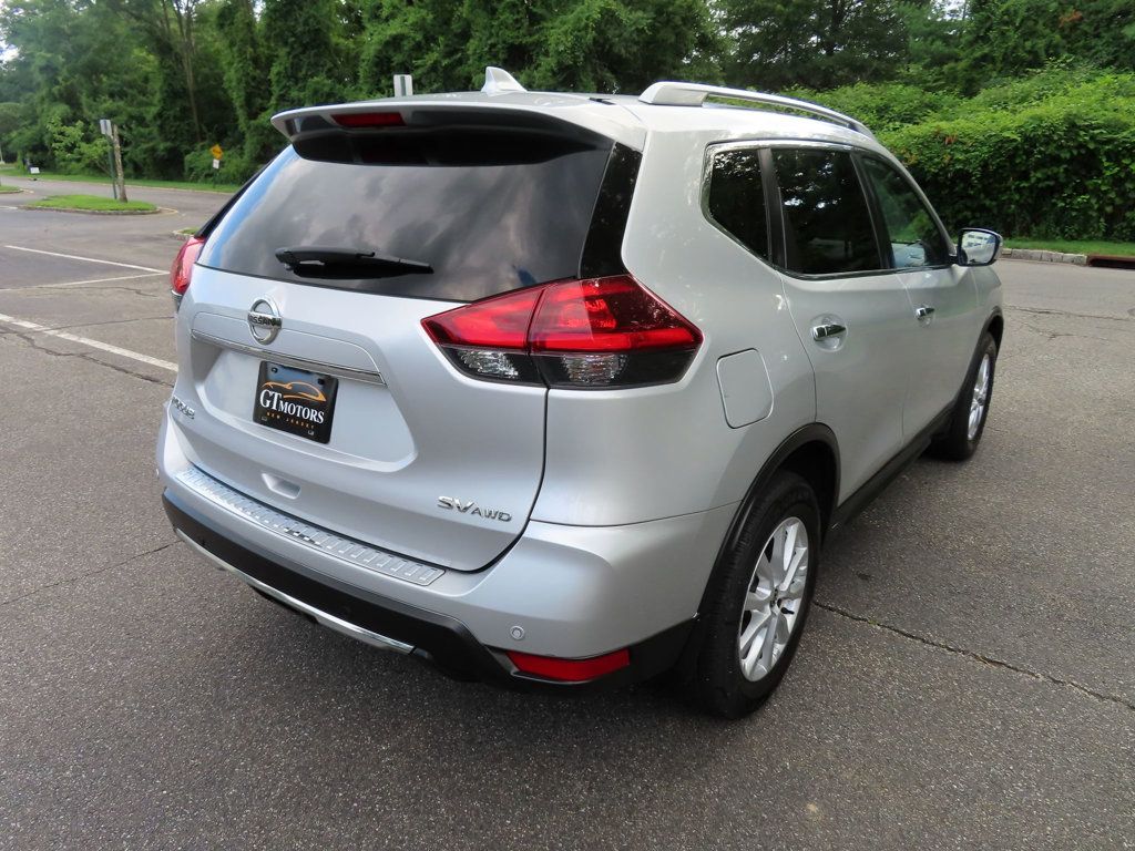 2019 Nissan Rogue SV photo 11