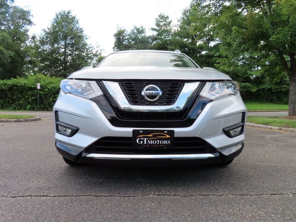 2019 Nissan Rogue SV photo 2