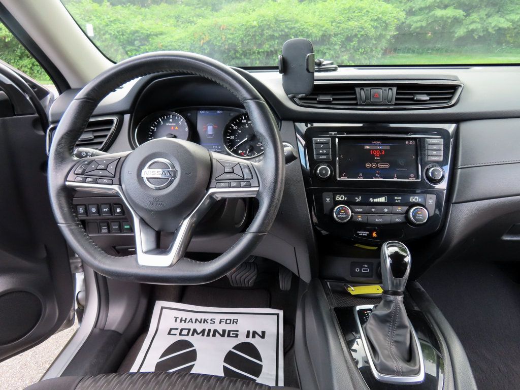 2019 Nissan Rogue SV photo 28