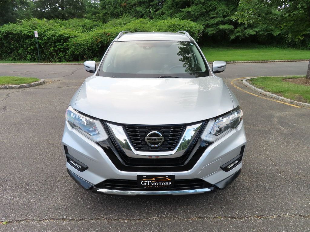 2019 Nissan Rogue SV photo 3