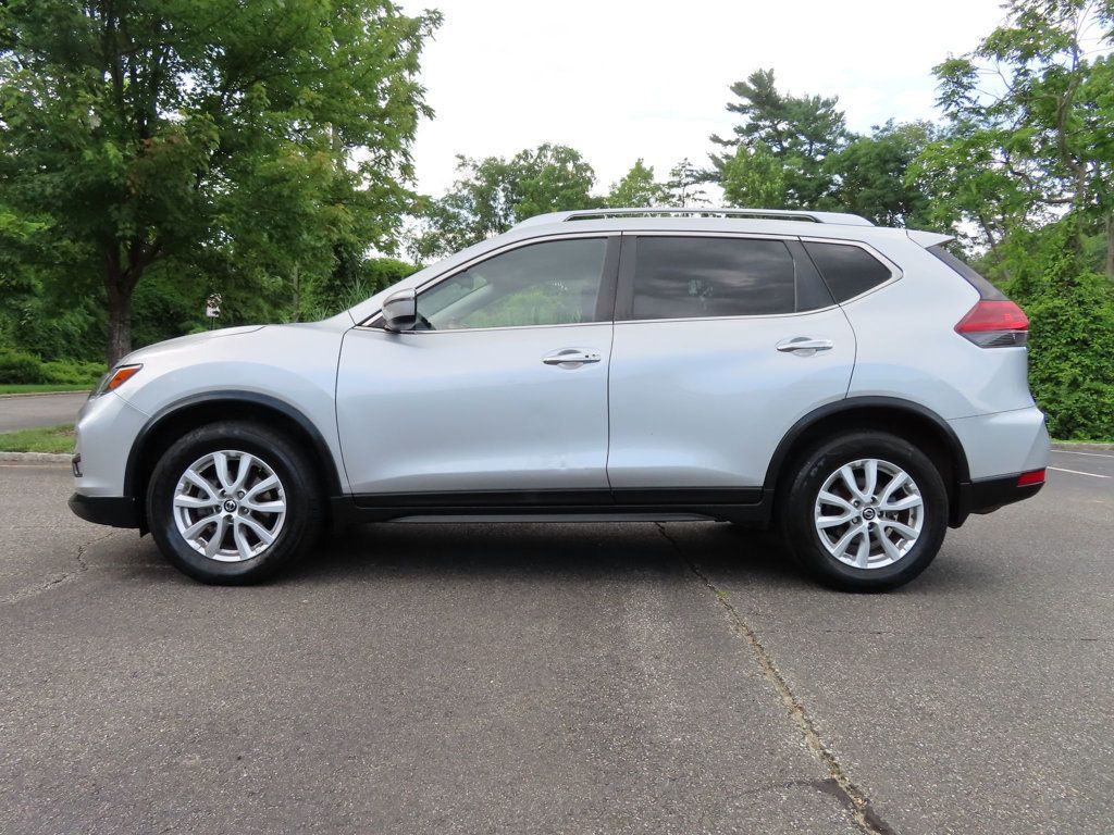 2019 Nissan Rogue SV photo 5