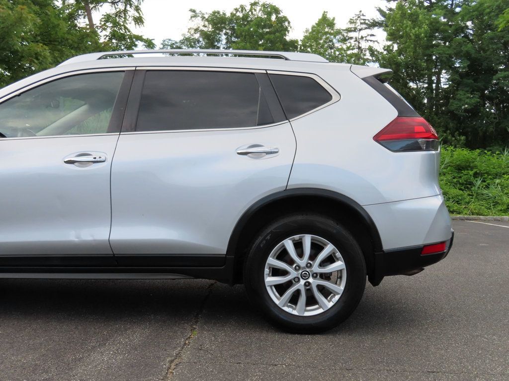 2019 Nissan Rogue SV photo 7