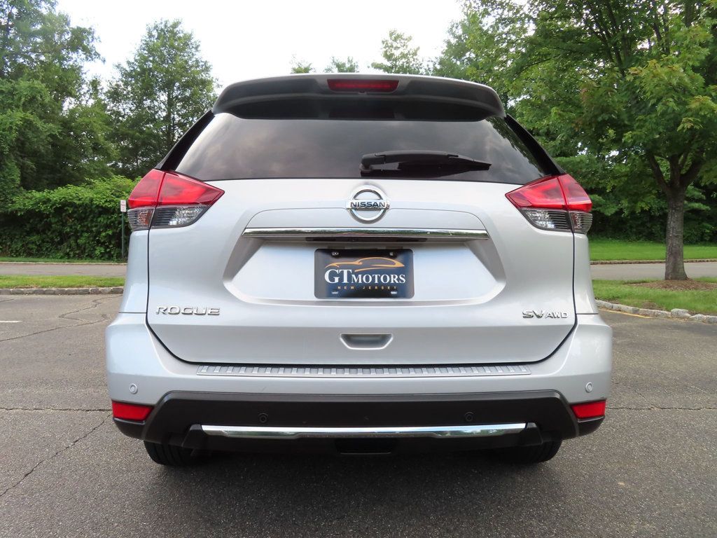 2019 Nissan Rogue SV photo 9