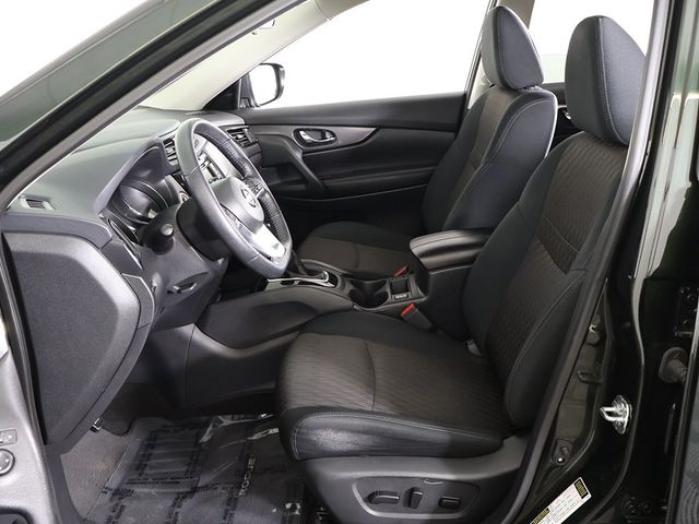 2019 Nissan Rogue AWD SV - 22953297 - 28