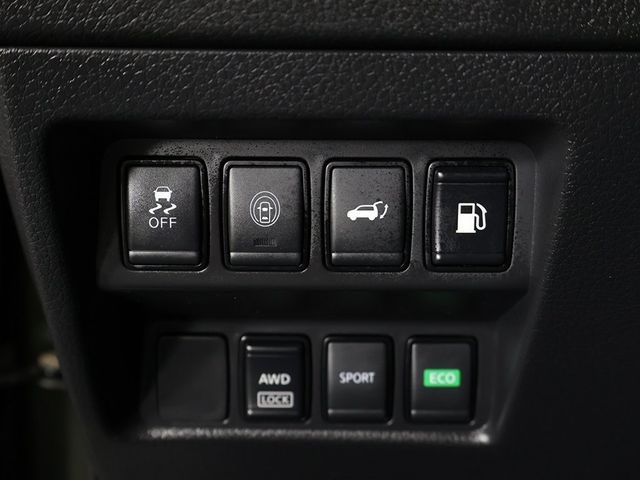 2019 Nissan Rogue AWD SV - 22953297 - 35