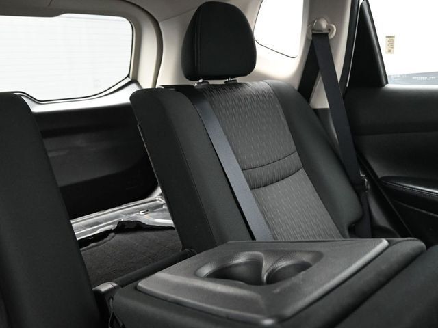 2019 Nissan Rogue AWD SV - 23004432 - 19