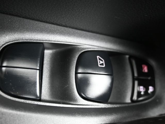 2019 Nissan Rogue AWD SV - 23004432 - 30