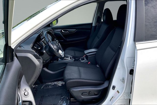 2019 Nissan Rogue AWD SV - 23029673 - 9