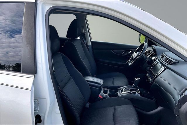 2019 Nissan Rogue AWD SV - 23029673 - 12