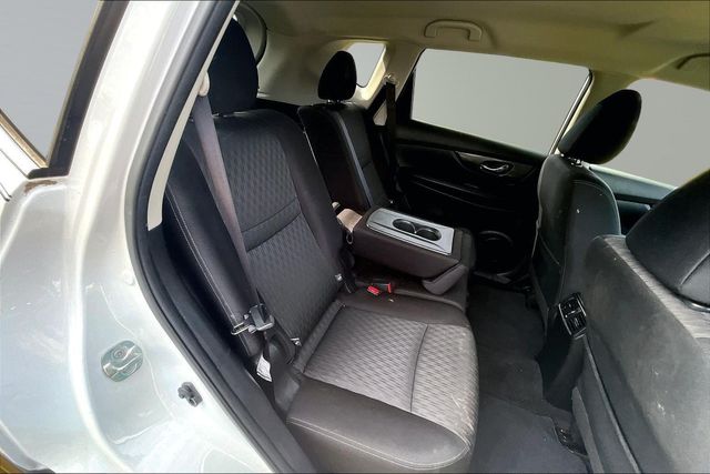 2019 Nissan Rogue AWD SV - 23029673 - 13