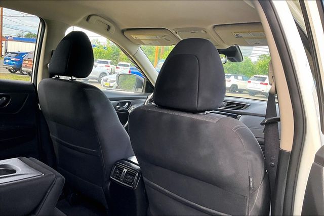 2019 Nissan Rogue AWD SV - 23029673 - 14