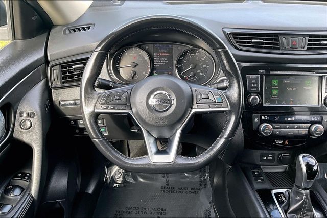 2019 Nissan Rogue AWD SV - 23029673 - 19