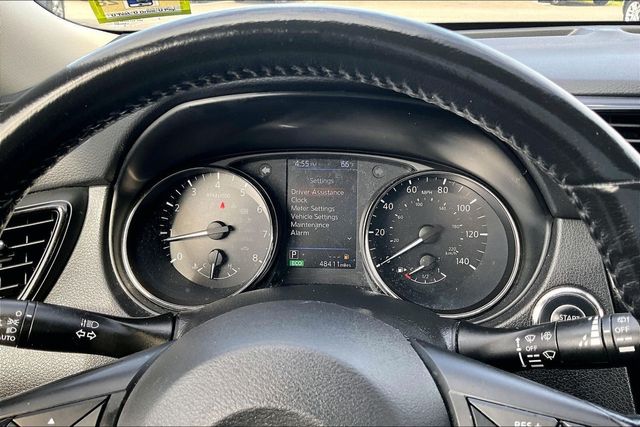 2019 Nissan Rogue AWD SV - 23029673 - 22