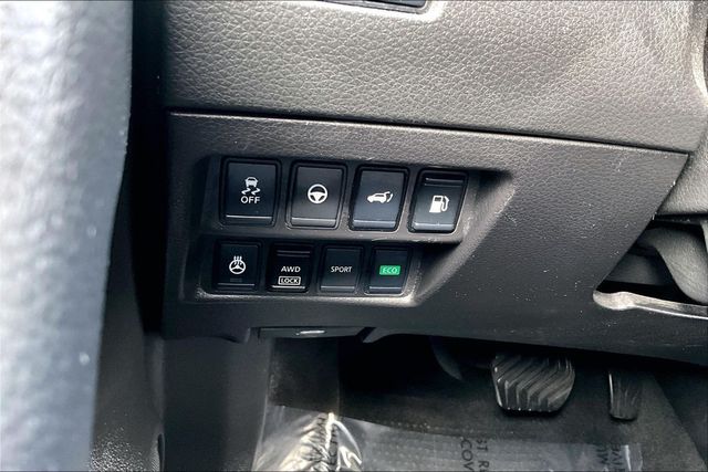2019 Nissan Rogue AWD SV - 23029673 - 27
