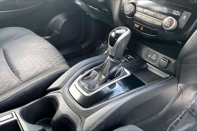 2019 Nissan Rogue AWD SV - 23029673 - 28