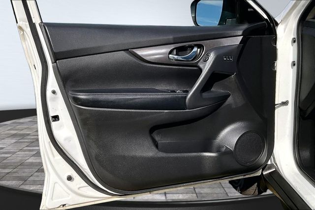 2019 Nissan Rogue AWD SV - 23029673 - 8