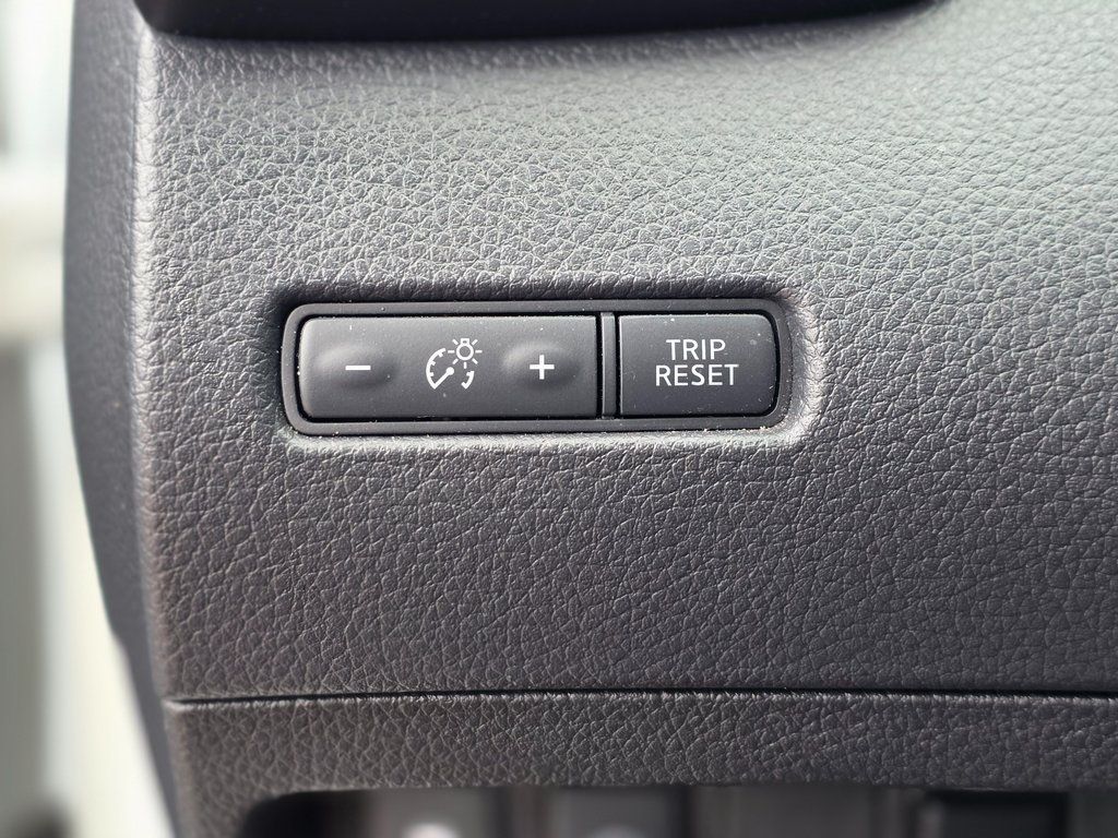 2019 Nissan Rogue FWD S - 22969448 - 38