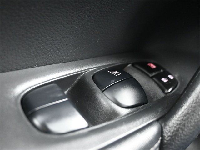 2019 Nissan Rogue FWD S - 22933227 - 33