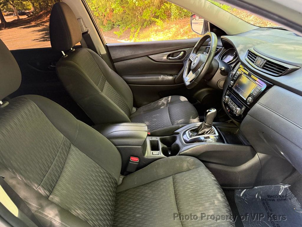 2019 Nissan Rogue FWD SV - 23015792 - 11