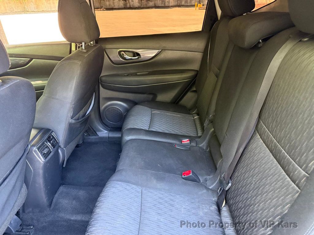 2019 Nissan Rogue FWD SV - 23015792 - 13