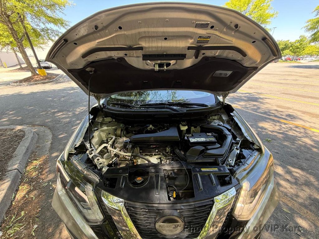 2019 Nissan Rogue FWD SV - 23015792 - 17