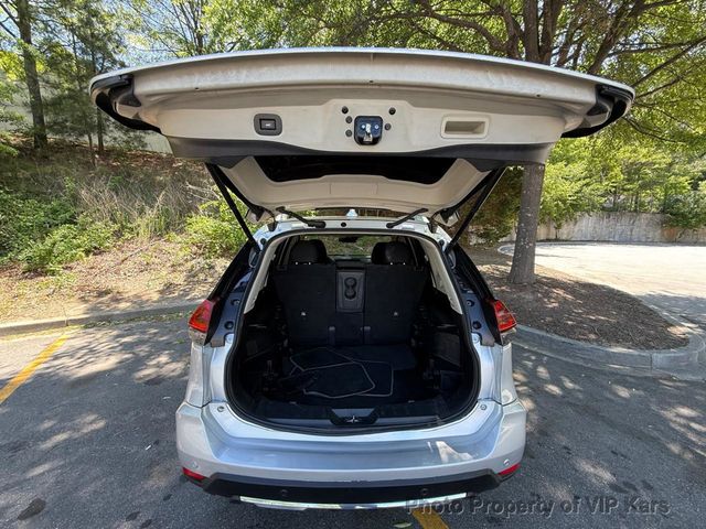 2019 Nissan Rogue FWD SV - 23015792 - 19