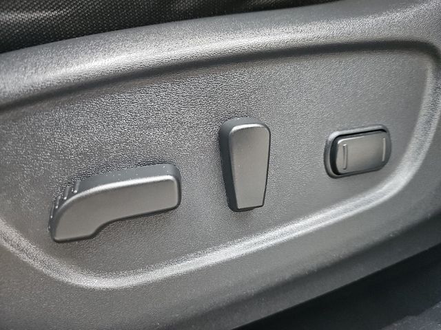 2019 Nissan Rogue FWD SV - 23017310 - 17