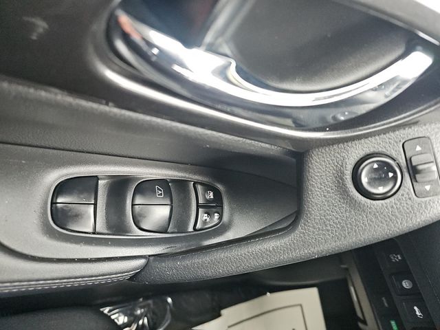 2019 Nissan Rogue FWD SV - 23017310 - 19