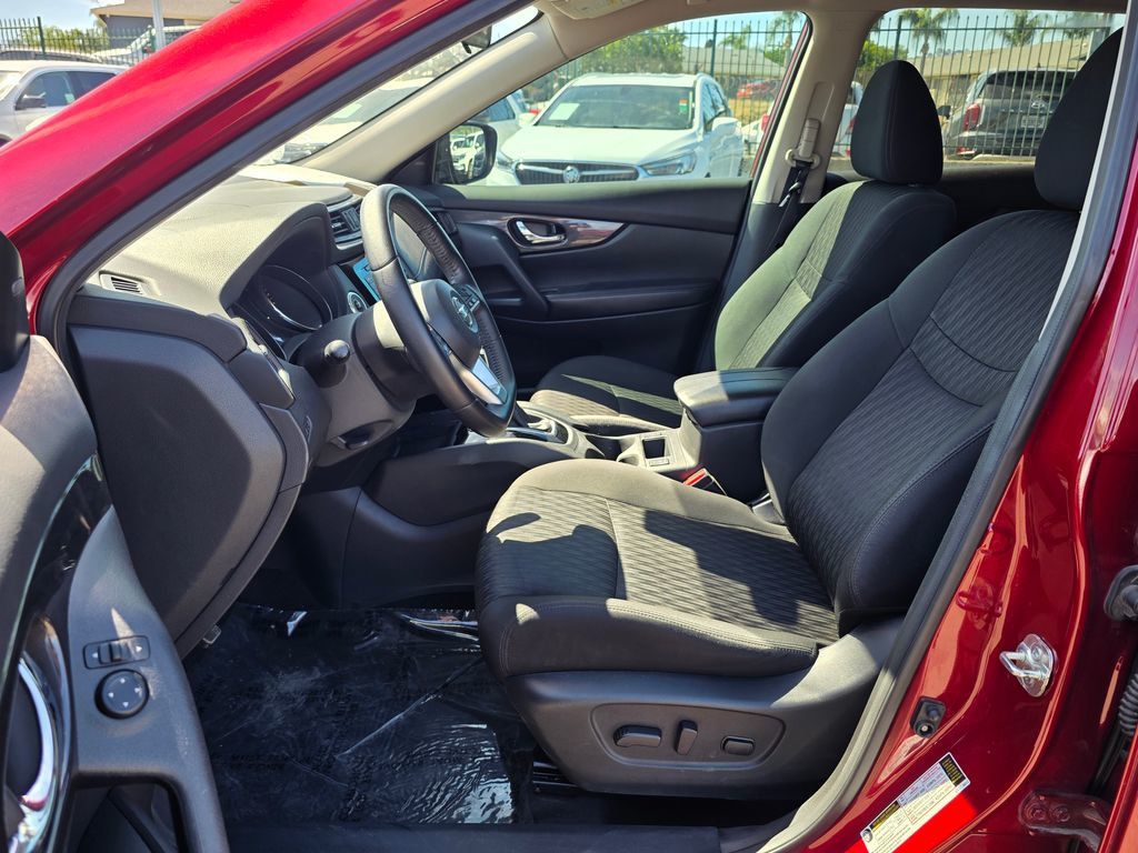 2019 Nissan Rogue FWD SV - 23002436 - 15