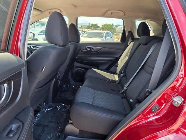 2019 Nissan Rogue FWD SV - 23002436 - 17