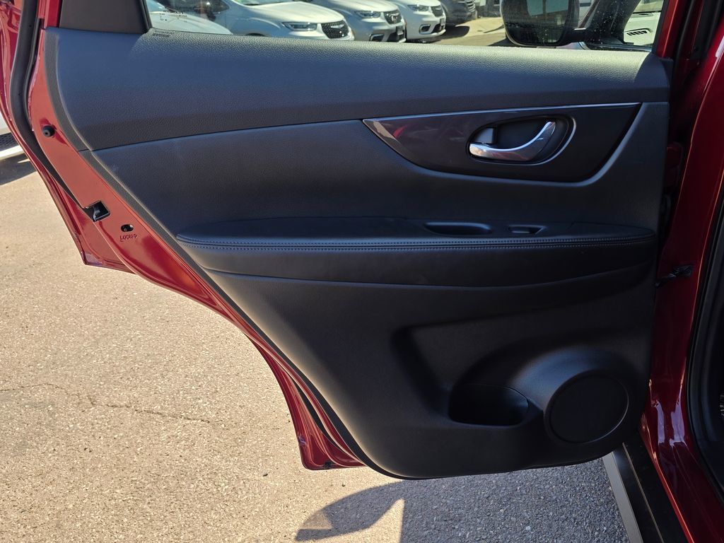 2019 Nissan Rogue FWD SV - 23002436 - 20