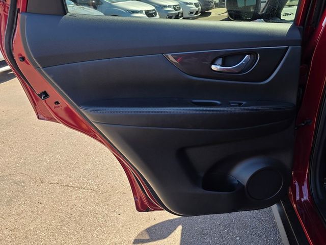 2019 Nissan Rogue FWD SV - 23002436 - 20