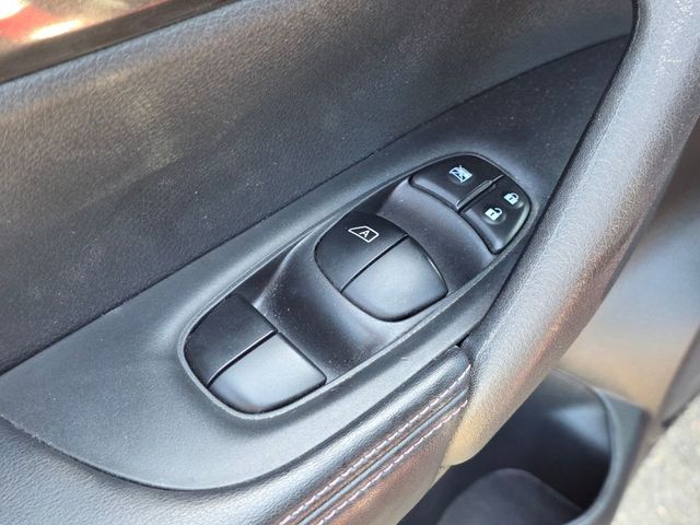 2019 Nissan Rogue FWD SV - 23002436 - 22