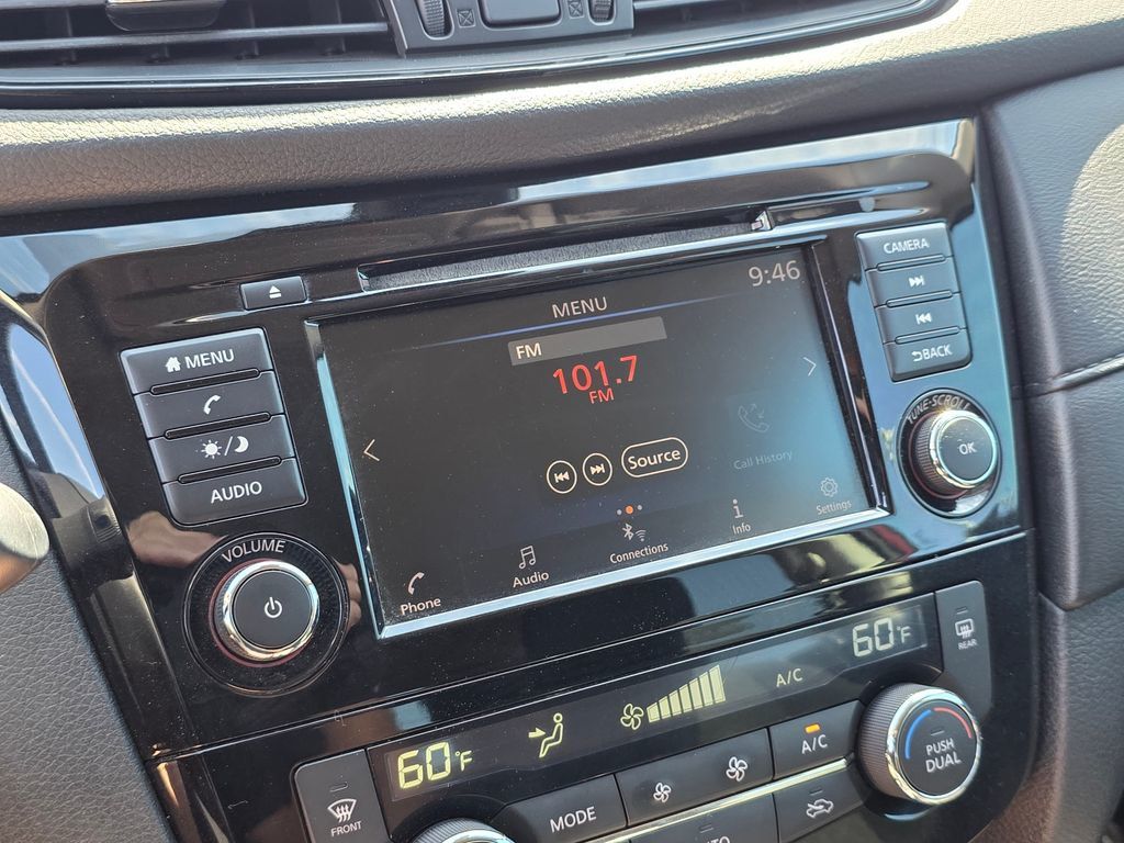 2019 Nissan Rogue FWD SV - 23002436 - 28