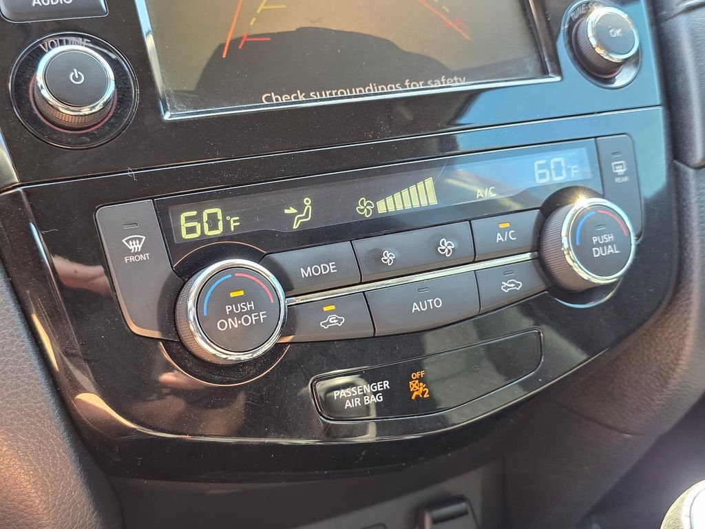 2019 Nissan Rogue FWD SV - 23002436 - 30