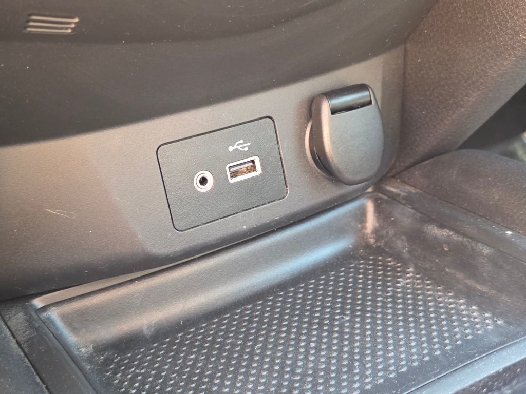 2019 Nissan Rogue FWD SV - 23002436 - 31