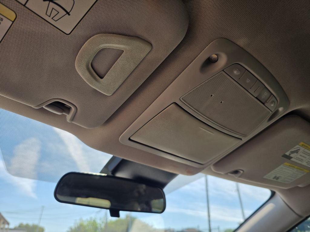 2019 Nissan Rogue FWD SV - 23002436 - 37