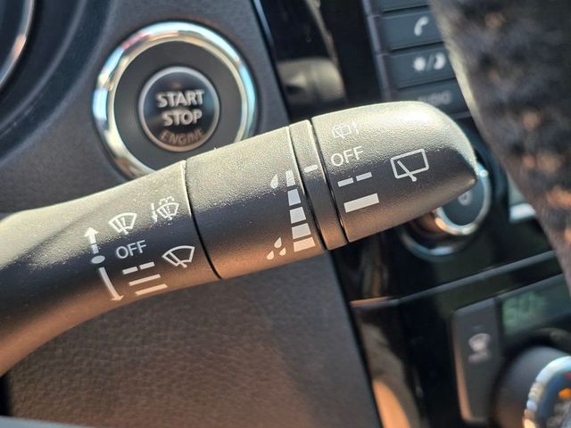 2019 Nissan Rogue FWD SV - 23002436 - 39