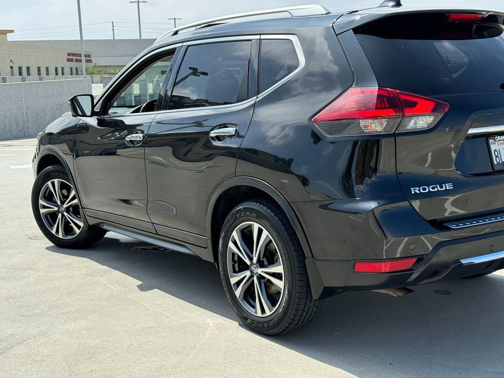 2019 Nissan Rogue SV - 22559801 - 11