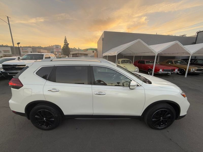 2019 Nissan Rogue SV - 22720746 - 7