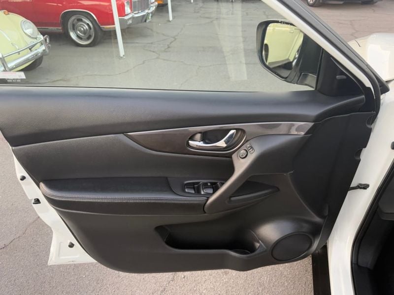 2019 Nissan Rogue SV - 22720746 - 8